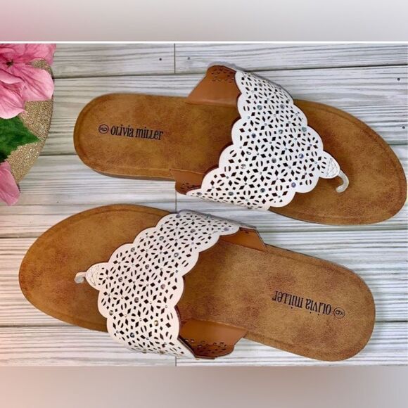 Olivia Miller White Hooded Rhinestone Slip On Sandals S:9 - Picture 11 of 12